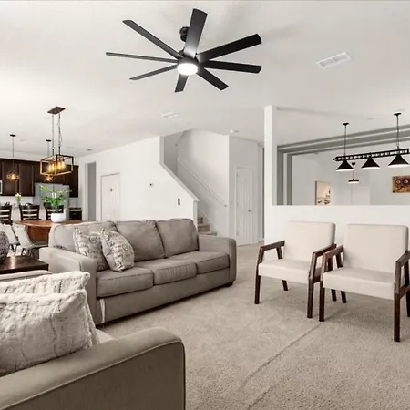 5 Bedrooms- 5 Bathrooms- Crystal Cove 1042Td